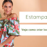 Mulher usando blusa floral com decote ombro a ombro, ao lado de texto sobre looks românticos.