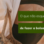 Mulher com bolsa de palha na praia, com texto "O que não esquecer na hora de fazer a bolsa para praia?