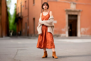 Look meia-estação: como usar peças de verão no outono