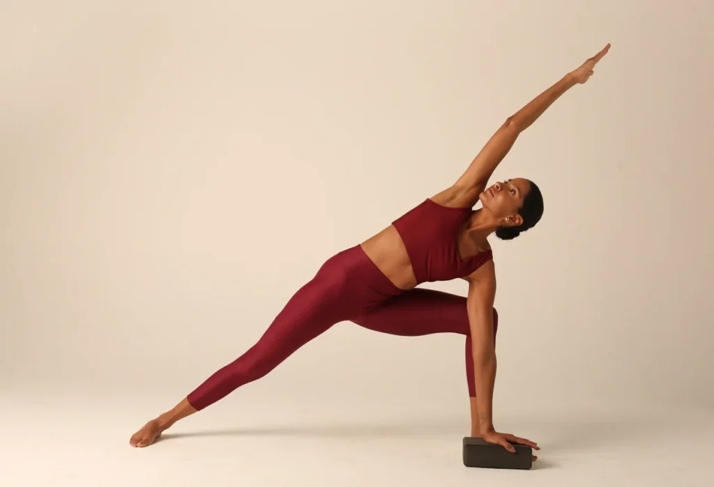 LINHA FITNES - SEMPRE EM MOVIMENTO - DROP WELLNESS | YOGA